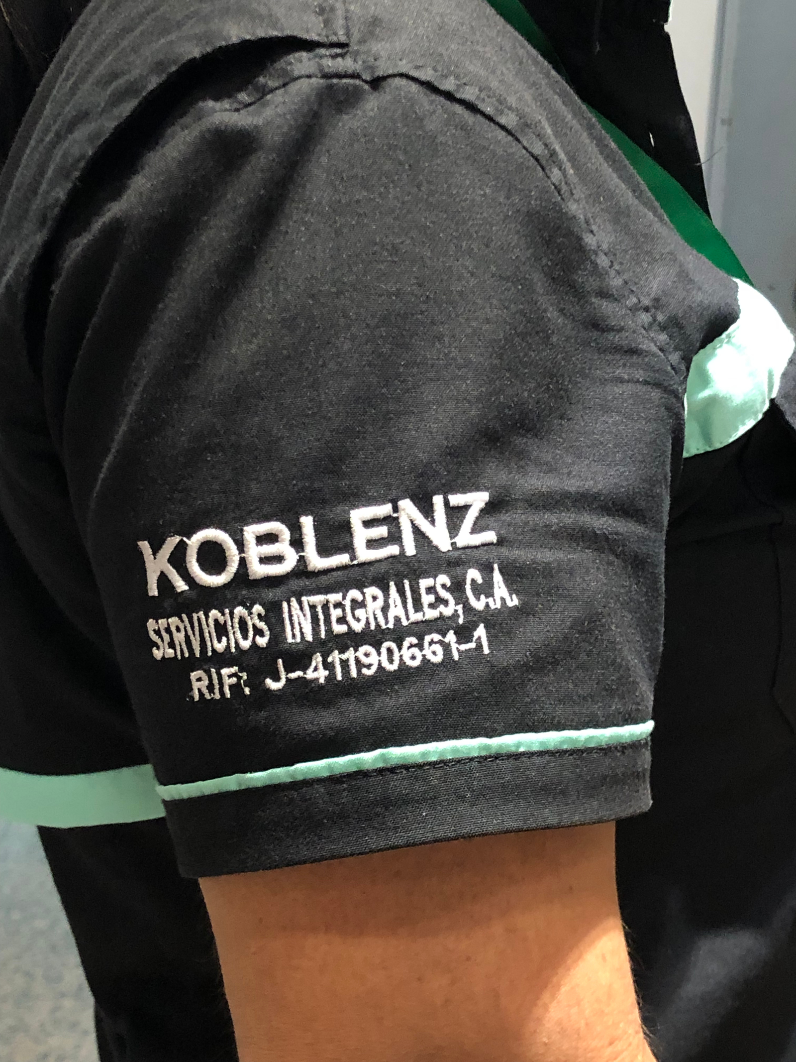 Personal realizando labores de limpieza